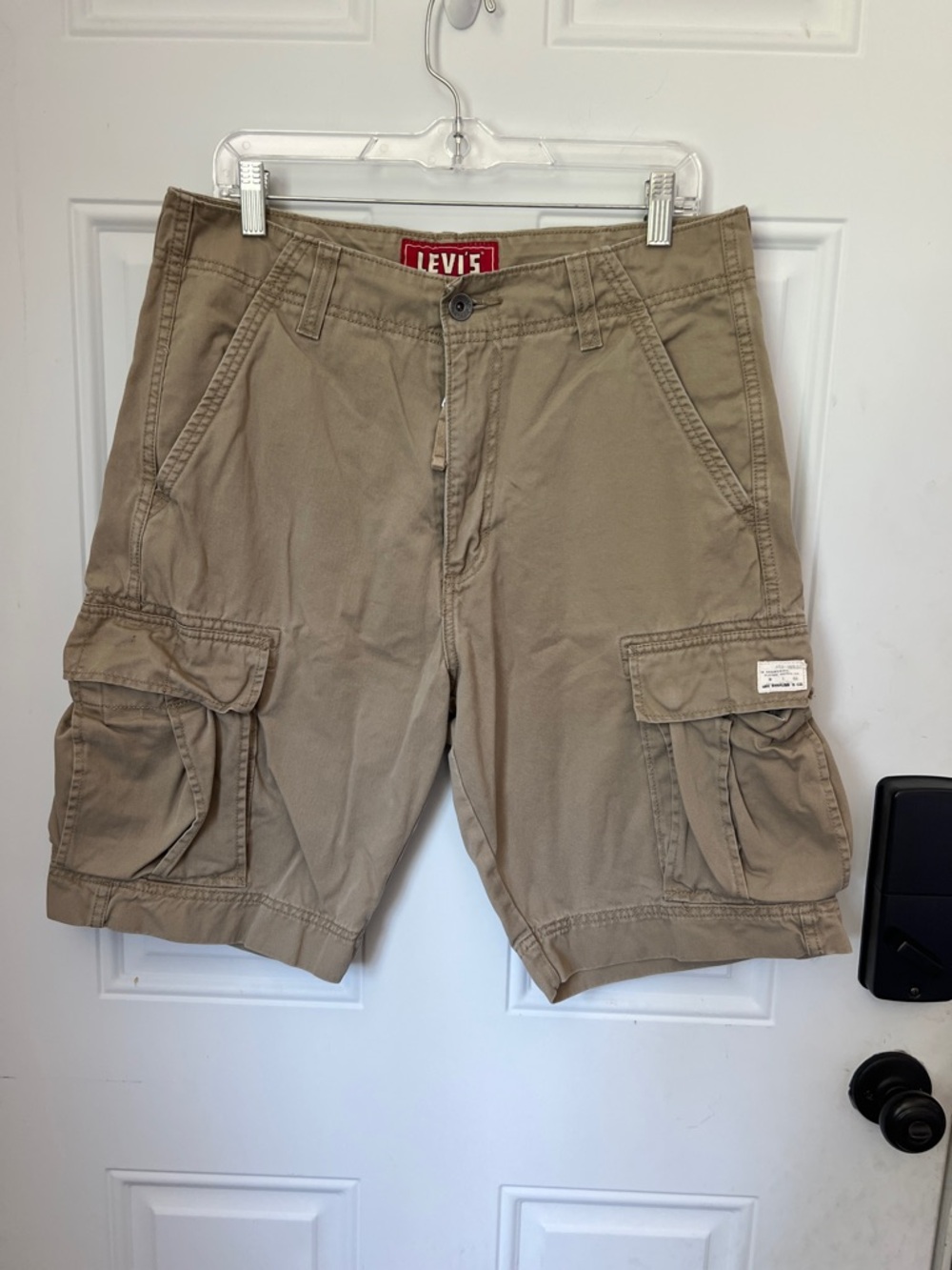 Levi's Men's Tan Cargo Shorts with Utility Pockets Y2K